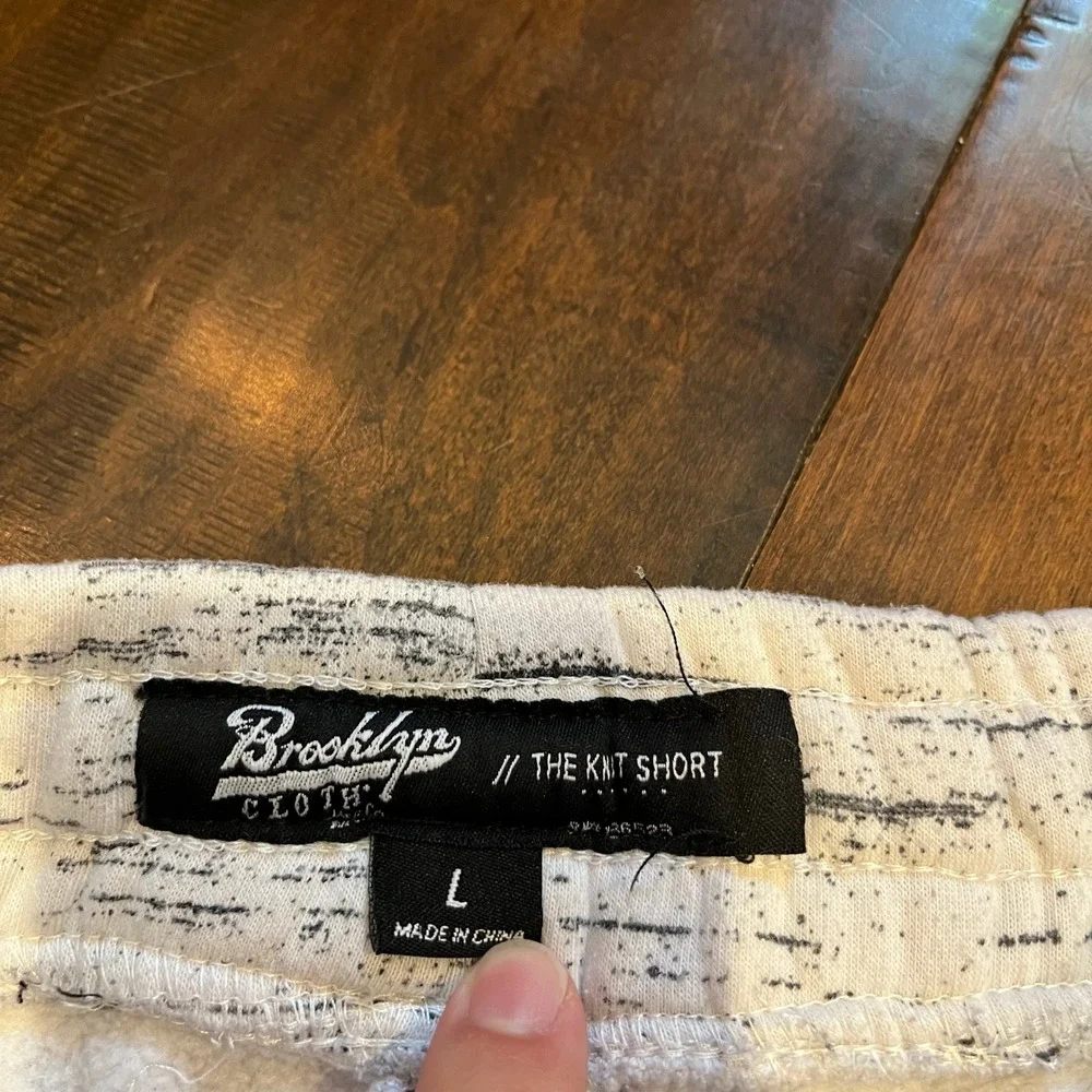 Brooklyn Cloth The Knit Short Mens Large White Black Space Dye Zipper Pockets